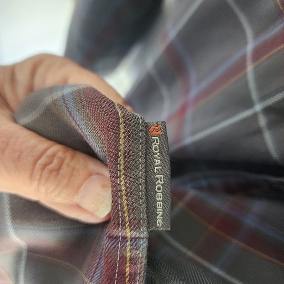 Royal Robbins Plaid 100% Polyester Mens Shirt Size Large - Picture 8 of 9